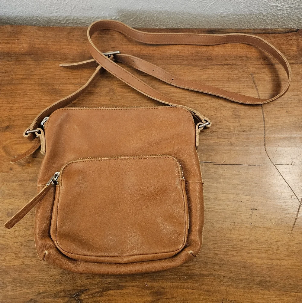 Ecco Brown Leather Crossbody‎ Purse Fabric Lined Outer And Inner Pockets